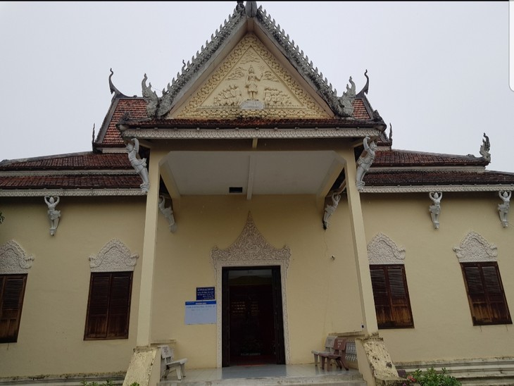 Menjelajahi wisma galeri khusus kebudayaan etnis Khmer di Provinsi Soc Trang - ảnh 1