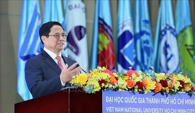 PM Pham Minh Chinh: Mengembangkan Peran Universitas Nasional Kota Ho Chi Minh dalam Melaksanakan Tujuan Pendidikan dan Penemuan Talenta - ảnh 1