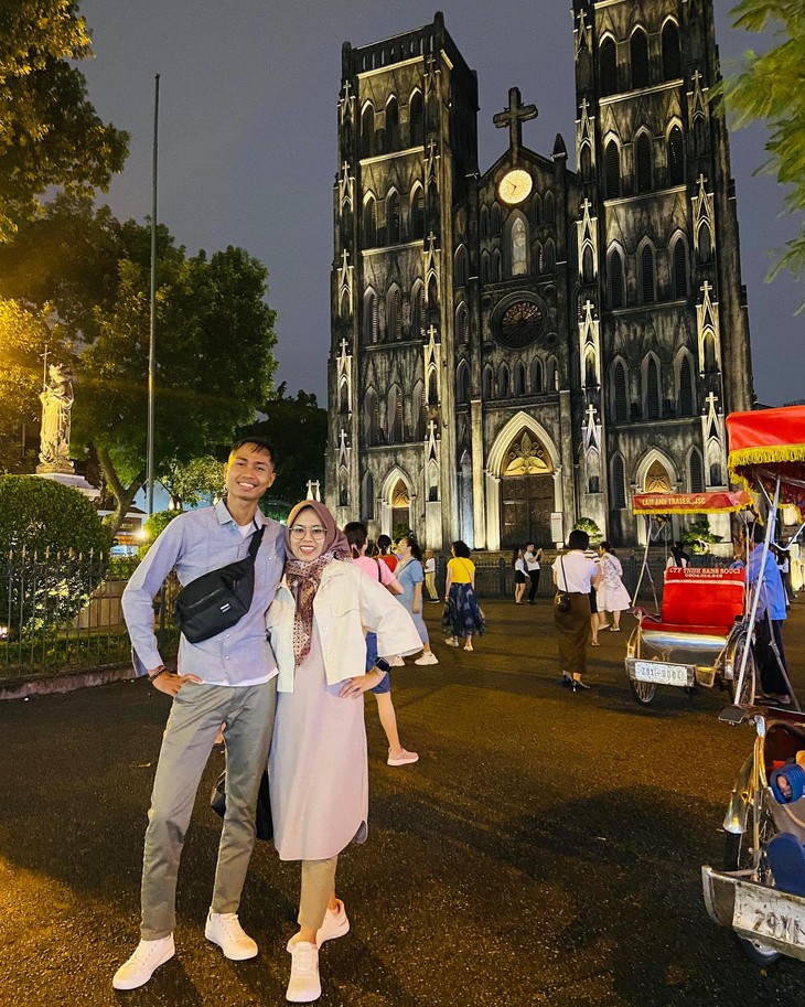 Menemui Seorang Guru Indonesia- Satu Jiwa yang Mencintai Kota Hanoi  - ảnh 1