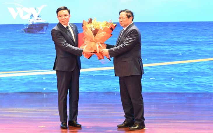PM Pham Minh Chinh: Instansi Perbankan Harus Melaksanakan dengan Baik Peran sebagai Urat Nadi Perekonomian - ảnh 2