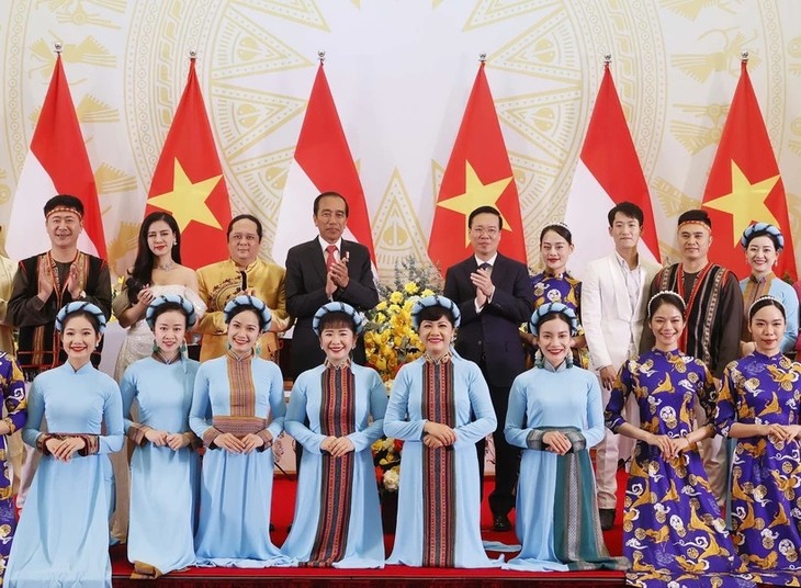 Presiden Vo Van Thuong Pimpin Resepsi Khidmad untuk Presiden Indonesia - ảnh 1