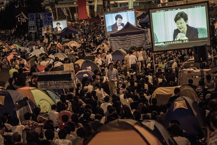 Hong Kong government and student representatives end first talks - ảnh 1
