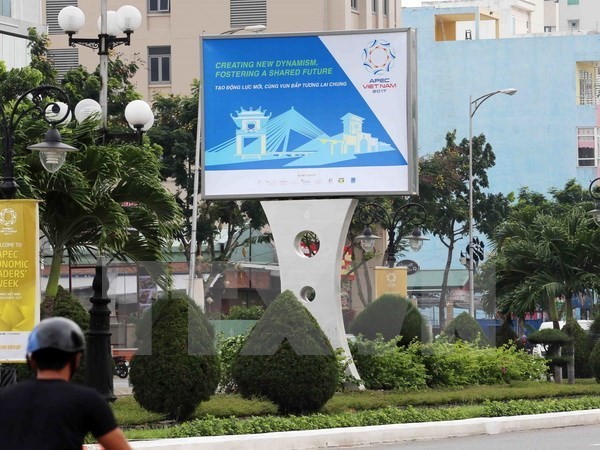 В городе Дананге проходит выставка «Вьетнам – надежный и потенциальный деловой партнер» - ảnh 1