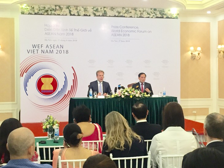 WEF ASEAN 2018 ຊຸກຍູ້ການຮ່ວມມືໃນສະພາບການປະຕິວັດອຸດສາຫະກຳ 4.0 - ảnh 1