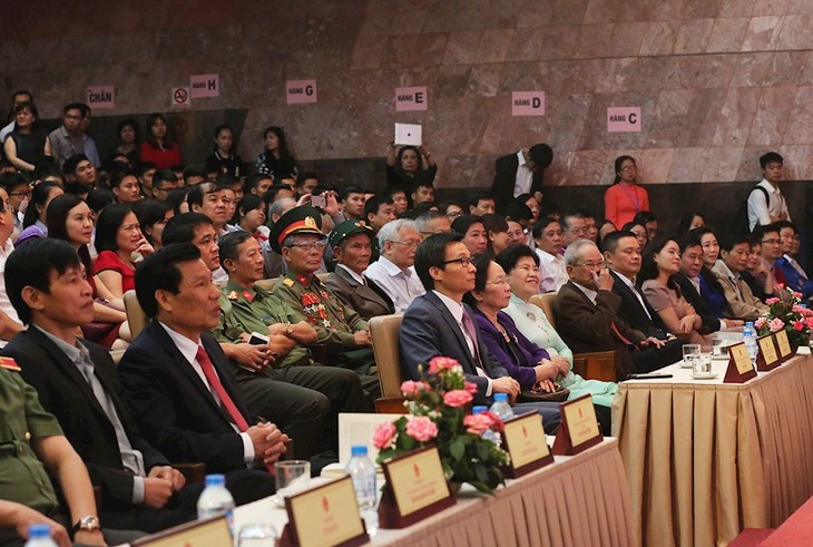 Continúa el pueblo potenciando el aprendizaje del ejemplo de Ho Chi Minh - ảnh 1