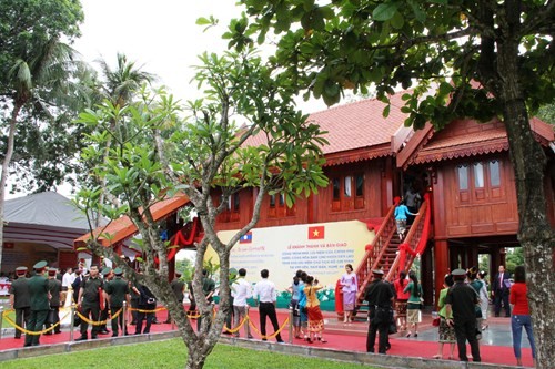 Laos expresa su amistad con Vietnam  - ảnh 1
