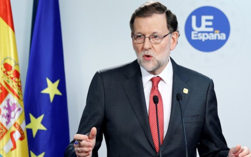  Rajoy descarta negociar con los líderes independentistas catalanes - ảnh 1