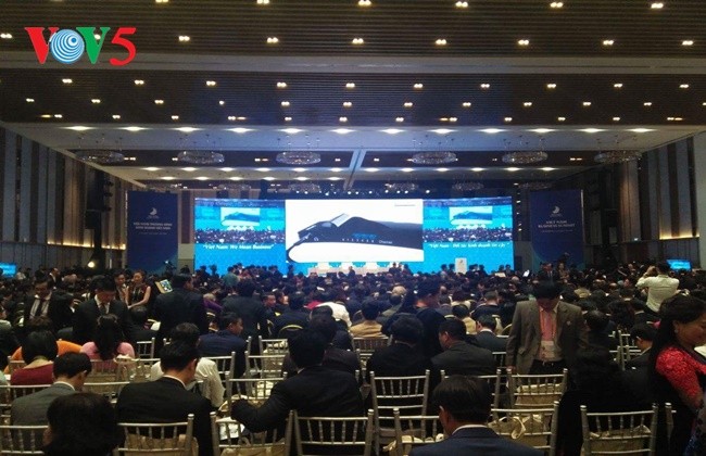 Inauguran la Cumbre de Negocios de Vietnam en el marco del APEC 2017 - ảnh 1