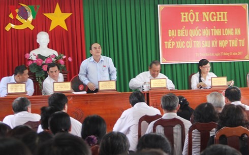 Siguen los contactos con el electorado vietnamita tras el último cónclave parlamentario - ảnh 1