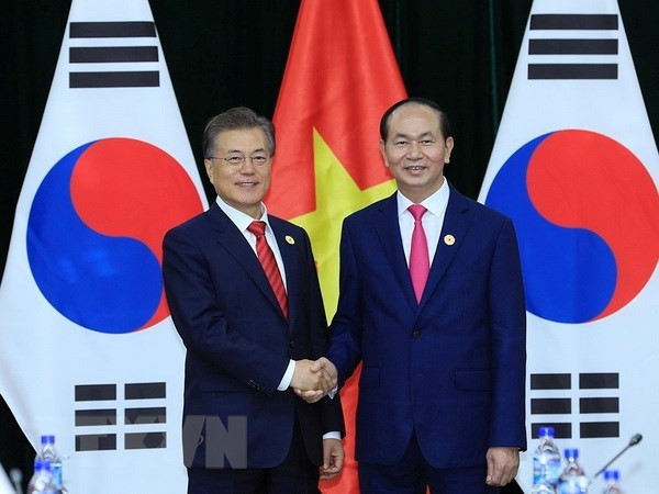 Prensa surcoreana: Vietnam ocupa un lugar clave en la política de Moon Jae-in - ảnh 1