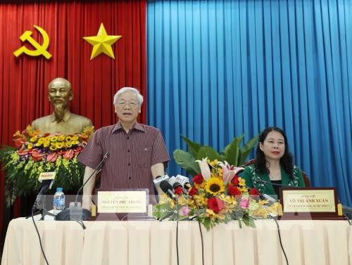 Líder partidista de Vietnam revisa el desarrollo socioeconómico de An Giang - ảnh 1