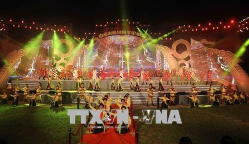 Inauguran la Fiesta cultural de las nacionalidades vietnamitas - ảnh 1