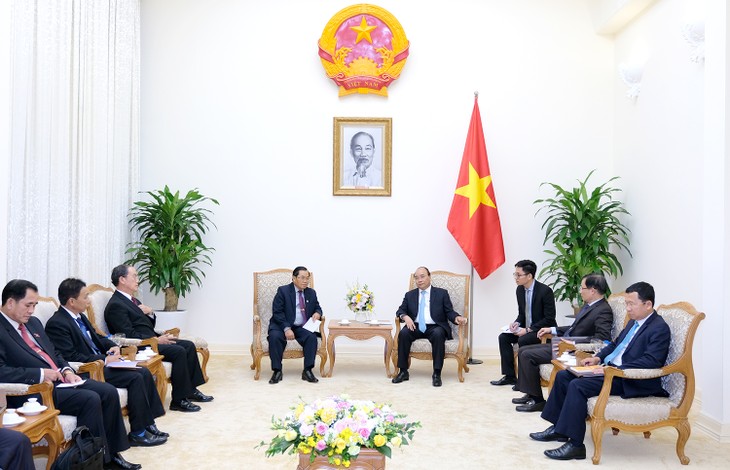 Vietnam interesado en afianzar cooperación con Laos y Malasia  - ảnh 1