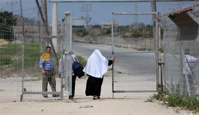 Israel reabre el único paso fronterizo con Gaza por donde transitan personas - ảnh 1