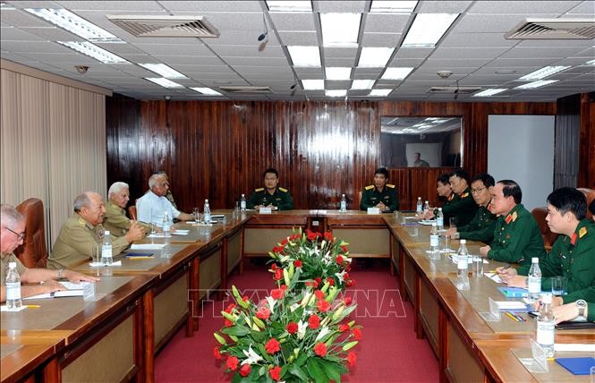 Ejércitos de Vietnam y Cuba fortalecen cooperación económica  - ảnh 1