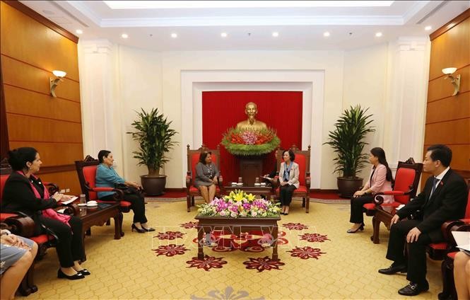 Delegación de la Federación de Mujeres Cubanas visita Vietnam - ảnh 1