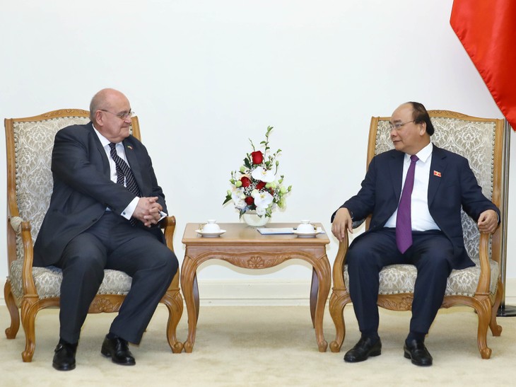 Premier de Vietnam reconoce aportes del embajador saliente de Brasil - ảnh 1