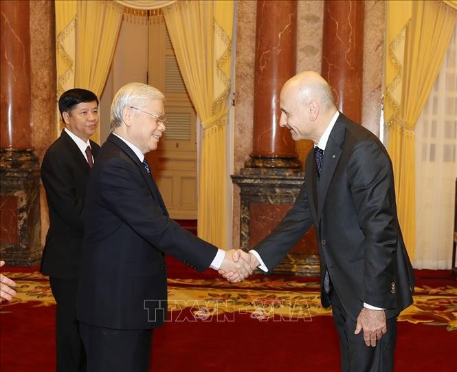 Vietnam favorecerá la misión de embajadores extranjeros, afirma el presidente Nguyen Phu Trong - ảnh 1