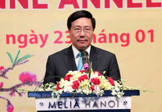 Canciller vietnamita aplaude contribuciones de representantes diplomáticos extranjeros - ảnh 1