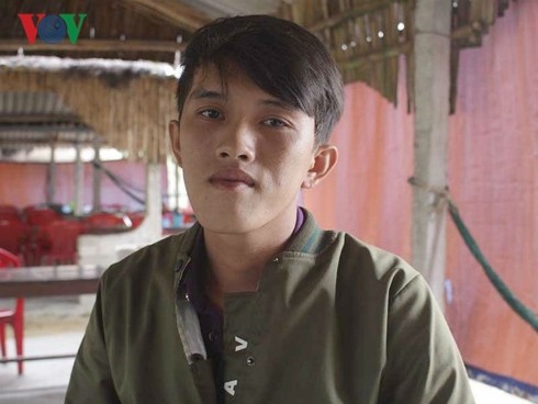 Tran Thanh Ron, un valiente pescador - ảnh 2