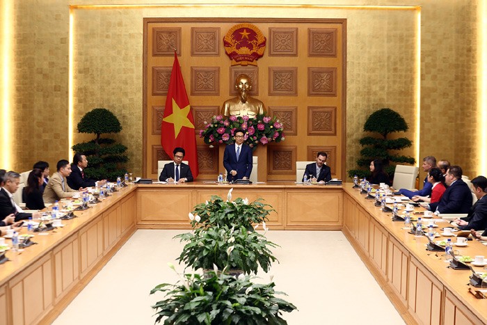 Vicepremier vietnamita preside una reunión hacia desarrollo sostenible de empresas - ảnh 1
