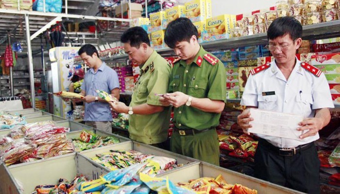 Hanói intensifica gestión del mercado de alimentos al servicio de fiestas del Año Nuevo Lunar - ảnh 1