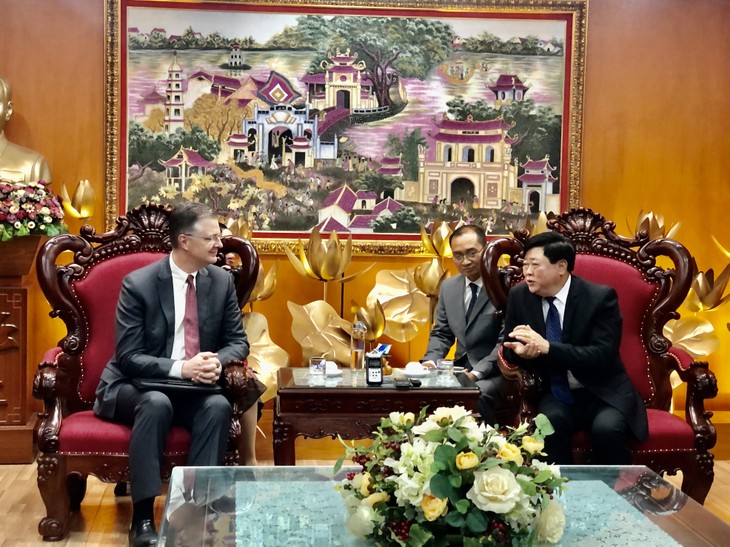 Embajador estadounidense visita la Voz de Vietnam - ảnh 1