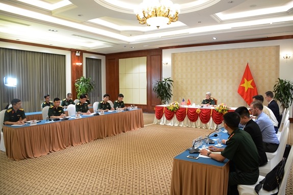 Fomentan intercambio de experiencias en el mantenimiento de la paz entre Vietnam y Estados Unidos - ảnh 1