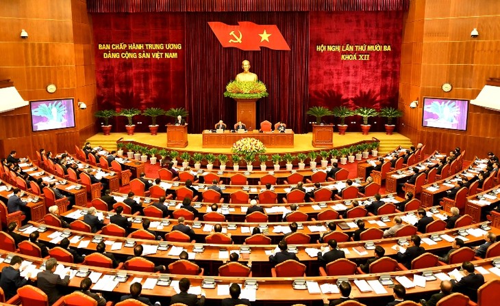 Partido Comunista de Vietnam: Evaluar y pronosticar la situación socioeconómica sobre una base científica y práctica - ảnh 2