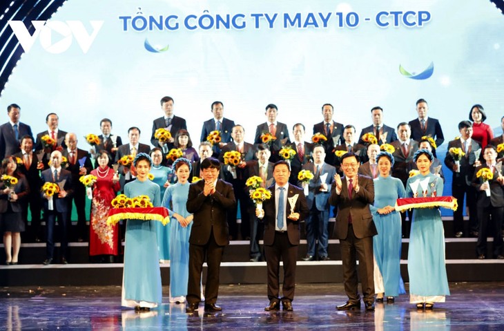  Cerca de 300 productos vietnamitas reconocidos con la marca nacional - ảnh 1