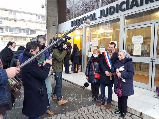 Manifestaciones en París piden justicia a las víctimas del agente naranja/dioxina - ảnh 1