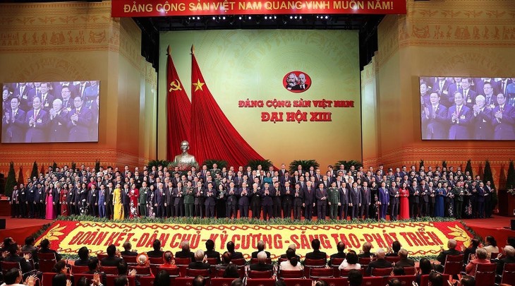 Vietnam avanza con pasos firmes hacia la felicidad y la prosperidad - ảnh 1