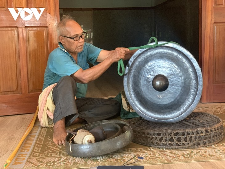 Gia Lai por preservar el espacio cultural de gongs y batintines - ảnh 2