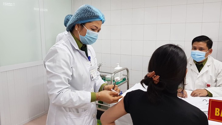 Otra vacuna producida en Vietnam es eficiente para nueva cepa del coronavirus - ảnh 1
