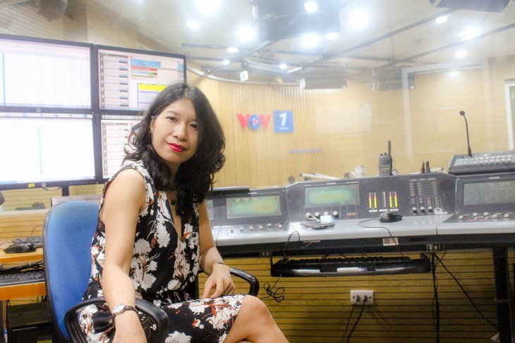 Periodistas de la Voz de Vietnam especializadas en noticias internacionales - ảnh 2