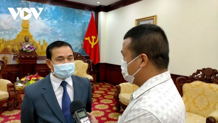 Visita a Vietnam del secretario general del Partido laosiano marca nueva página en las relaciones bilaterales - ảnh 1