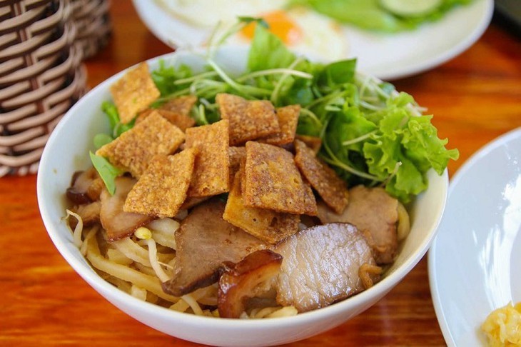 Revista británica recomienda nueve platos típicos de Vietnam - ảnh 7