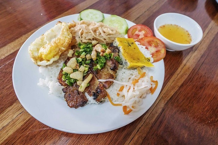 Revista británica recomienda nueve platos típicos de Vietnam - ảnh 9