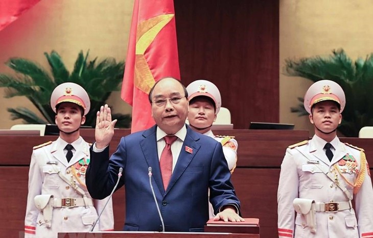Ratifican la elección de Nguyen Xuan Phuc como jefe de Estado - ảnh 1
