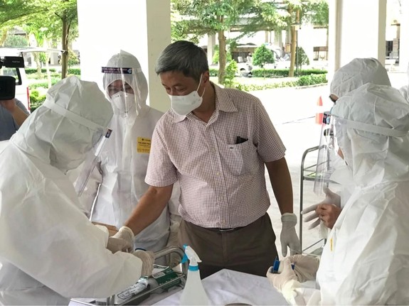 Más de 9 mil casos nuevos del covid-19 detectados hoy en Vietnam - ảnh 1