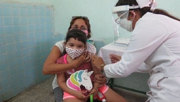 Cuba, el primer país en vacunar a niños desde los dos años de edad - ảnh 1