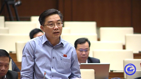 Diputados vietnamitas destacan la recuperación económica y la convivencia segura con el covid-19 - ảnh 1