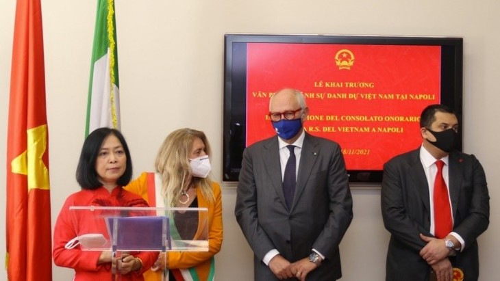 Inauguración de la oficina del Cónsul Honorario de Vietnam en Campania (Italia) - ảnh 1