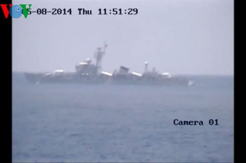 中国船、ベトナムの海警船を襲撃 - ảnh 2