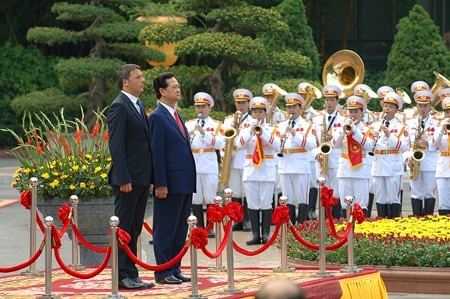 ズン首相、伊首相と会談 - ảnh 1