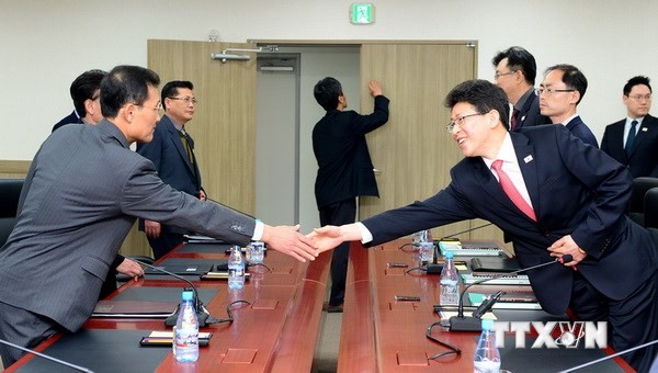 「南北共同委員会」、半年ぶり開城工業団地で開催 - ảnh 1