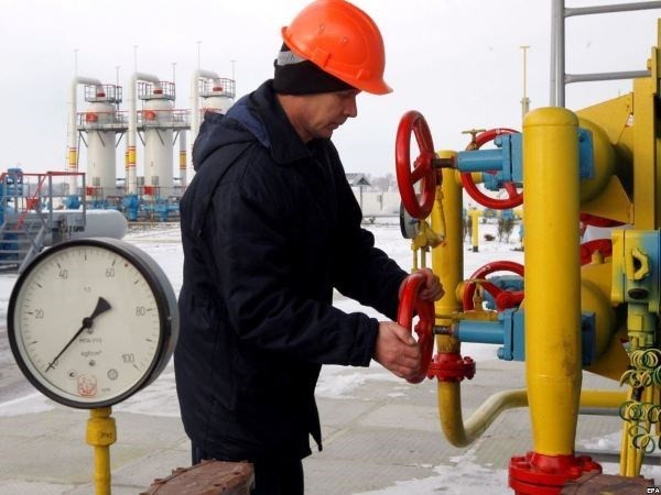 ロシアとウクライナ、ガス供給で合意  - ảnh 1