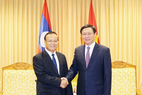 フエ副首相、ラオスの副首相と会見 - ảnh 1