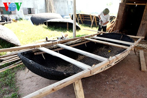 フンホク村の竹舟づくり職業 - ảnh 7