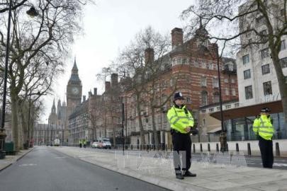 英議会襲撃、ISが犯行声明 実行犯特定、8人に「テロ準備」容疑 - ảnh 1